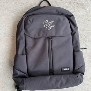 Thule Lithos 15” Computer Backpack 20L. Good condition. Embroidery on front lid